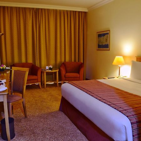 Swiss-Belhotel Sharjah Esterno foto