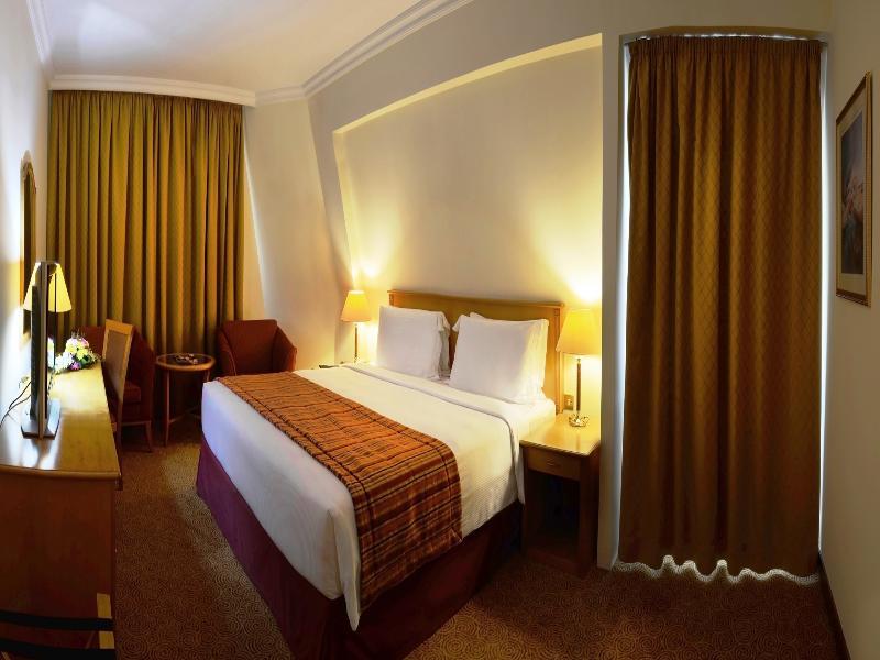 Swiss-Belhotel Sharjah Esterno foto