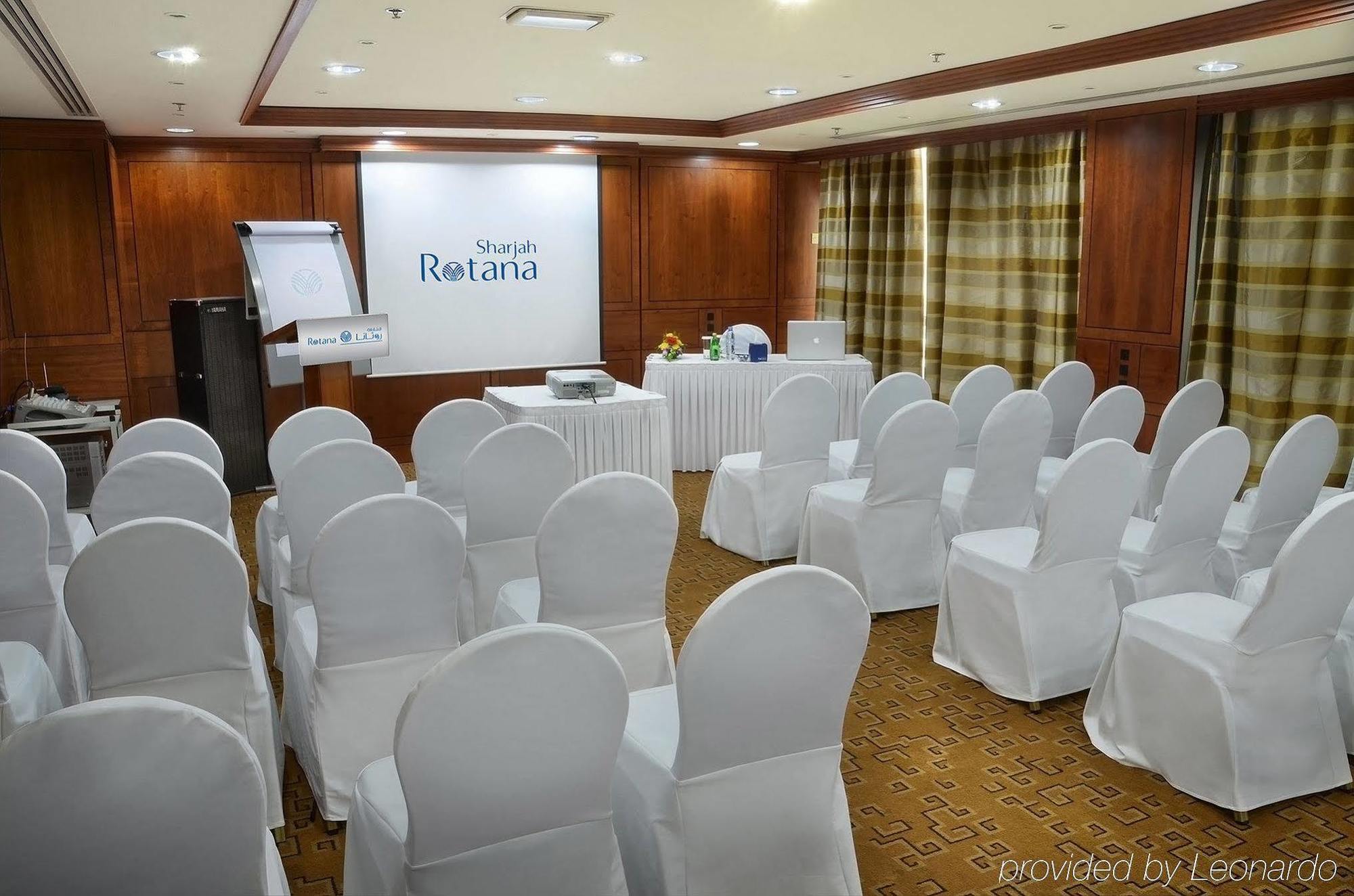 Swiss-Belhotel Sharjah Esterno foto