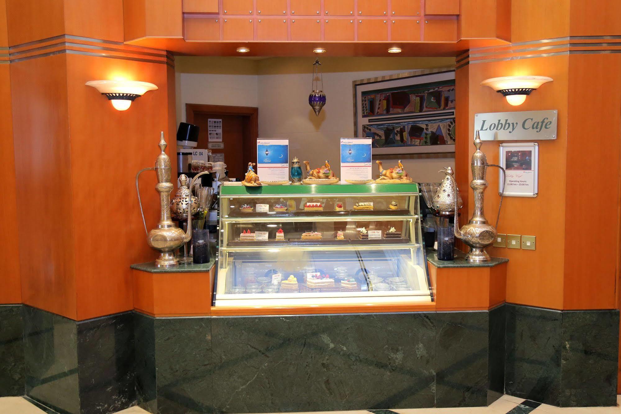 Swiss-Belhotel Sharjah Esterno foto